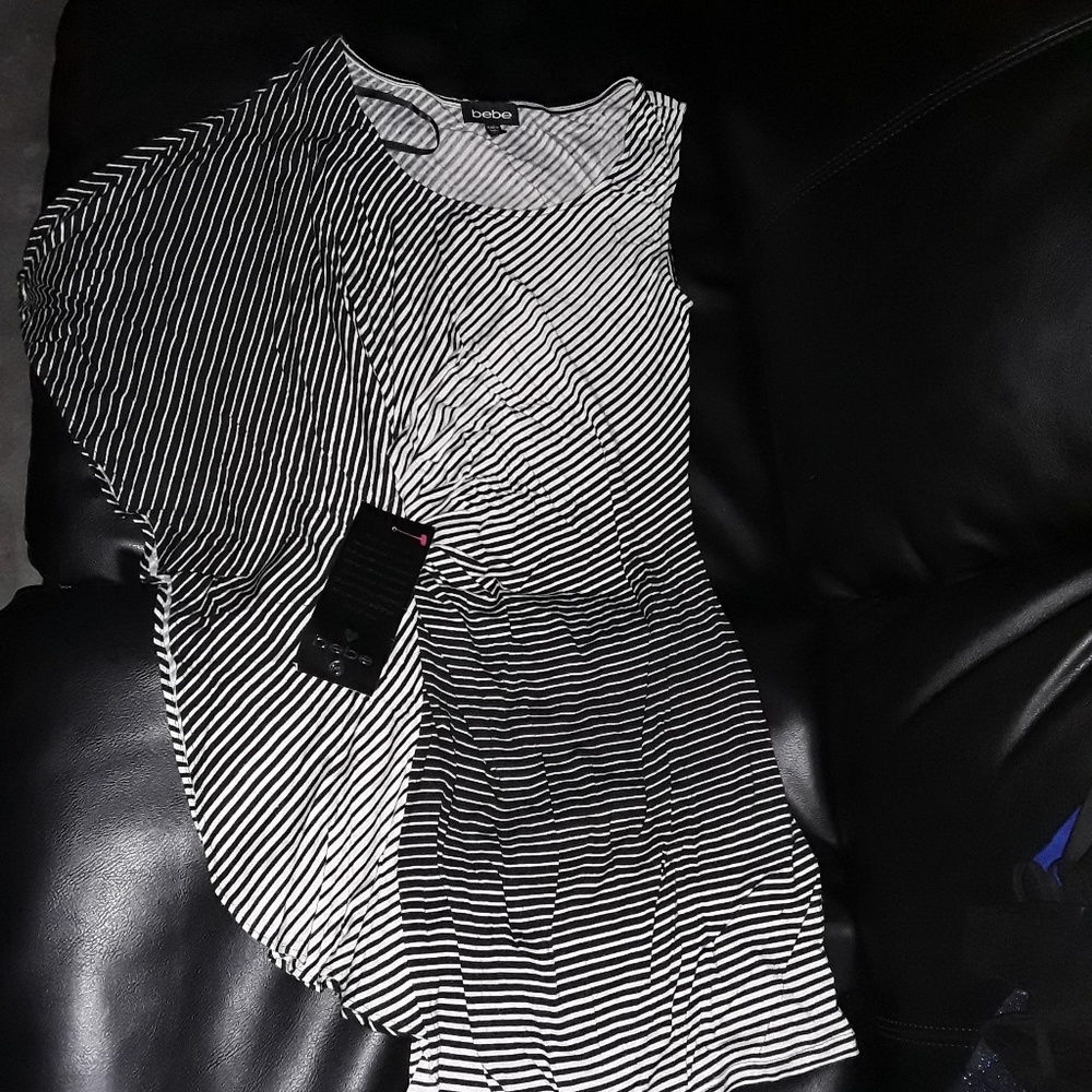 Dress with one side sleeve